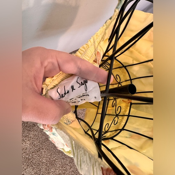 Yellow romper with tangerines and pockets - Picture 5 of 5